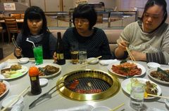 かねひろはジンギスカン鍋じゃなくて網焼き.jpg