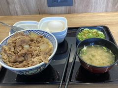 この日のお昼ごはんはよしぎゅー.jpg