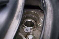 これなんだろうなぁ…オイル滲みしているこの部分。.jpg