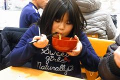 で、食べる友希ちゃん（笑）.jpg