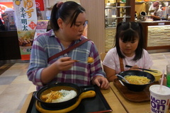 カレーを羨ましがる友希ちゃん(笑).jpg