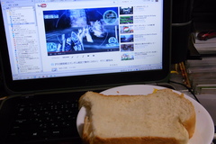 ホームベーカリーで焼いたパン.JPG