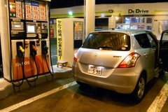 レンタカーに給油.jpg