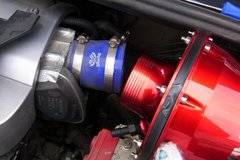 ロゴを合わせるとブローバイの向きが….jpg