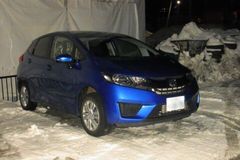 代車あり現行FITくん.jpg