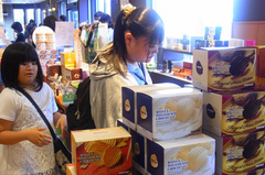 何を買うんでしょうねぇ?.jpg