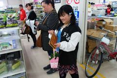 友希ちゃんも先程のカーネーション買います(笑).jpg