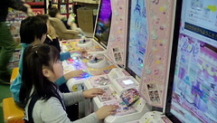 友希ちゃんプリパラ中.jpg