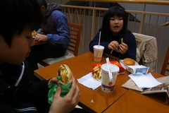 子どもたちはマクドナルド.jpg