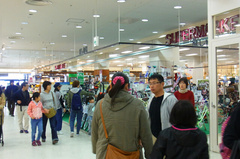 平岡イオンに買い物に….jpg