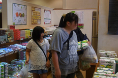店内の六花亭でおみやげも.jpg