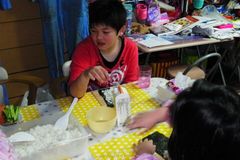 手巻き寿司…いや、恵方巻きだそうです.jpg