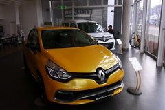 新型ルーテシアRSを見たよ～.jpg