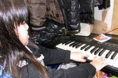 早速遊ぶ友希ちゃん(^^ゞ.jpg