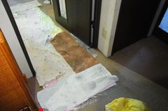 水が染み付いちゃった床.jpg