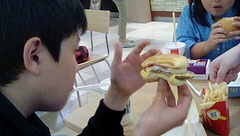 蒼輝も組み直して食べてます.jpg