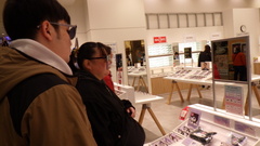 親子でサングラスかけてるし….jpg