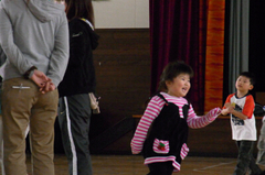 走り回る友希ちゃん.jpg