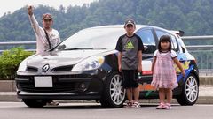 車とつばさっちファミリー480i版.JPG