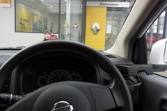 車を引き取りにルノー札幌さんへ.jpg