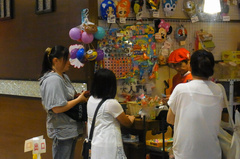 駄菓子屋にも立ち寄り….jpg