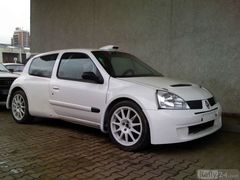 renault-clio-s1600-2235_2l.jpg